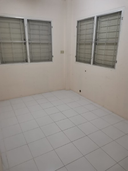 ให้เช่าออฟฟิศพร้อมโกดังคลังสินค้า ซอยพหลโยธิน 30​ จตุจักร ห่างจาก BTS รัชโยธิน